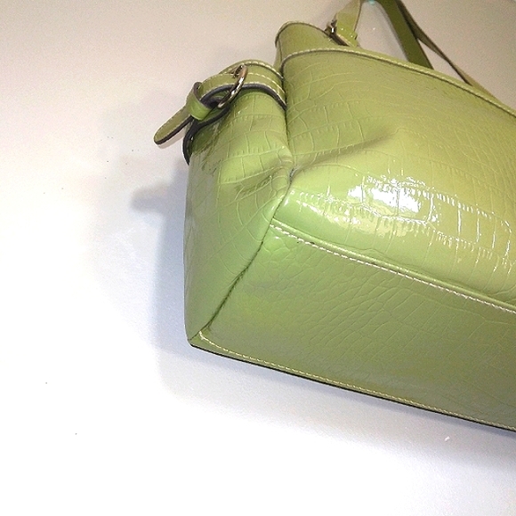 NWOT Liz & Co. Pistachio Croc Embossed Patent leather w/ Silvertoned hardware - Picture 5 of 15
